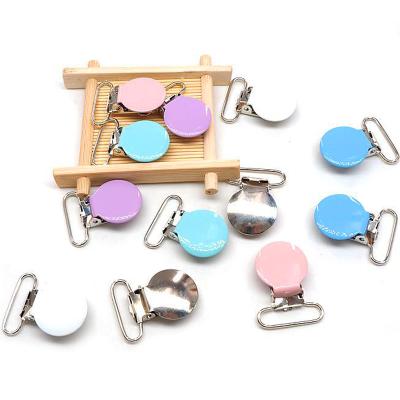 China Soother Free Wholesale Round Pacifier Metal Clips Accessories BPA Infant Dummy Clip Baby Pacifier Clip for sale