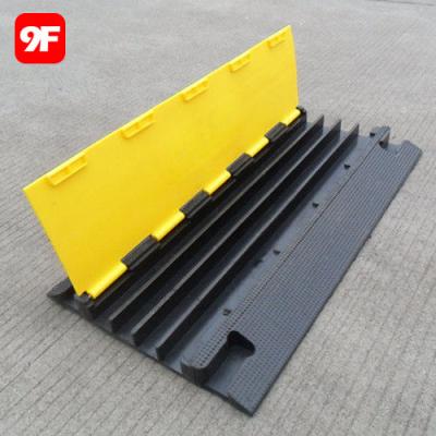 China 4 Channel Cable Protector Rubber Heavy Duty Rubber Cable Ramp for sale