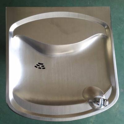 China Outdoor Wall Mounted School Used Drinking Station , New Design Single Basin Wall Hanging Fountain for sale