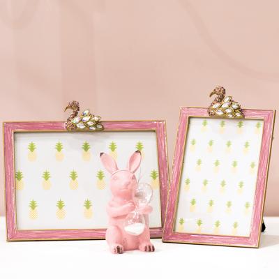 China ALLOY NIKKY Girls Pink Color Flamingo Metal Alloy With Photo Glass Picture Frame for sale