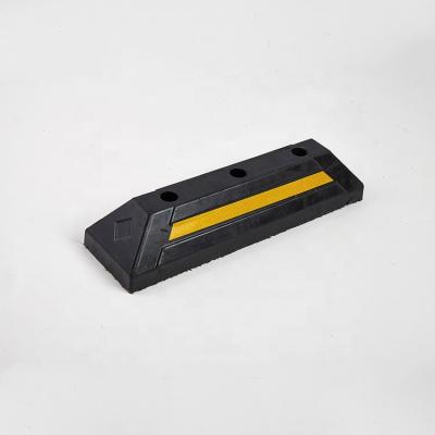 China Quick Car Rubber Locator Underground Garages 56*16*11cm Delivery Block Garage Solid Reflective Stopper for sale