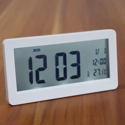 China Class factory customization decoration alarm clock the table desk travel retro for sale