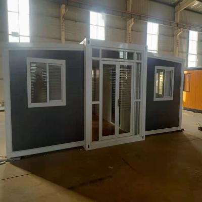 China Modern Hot Sale 5800*2480*2500mm Big Space Luxury Portable Prefab House Expandable Living Container House for sale