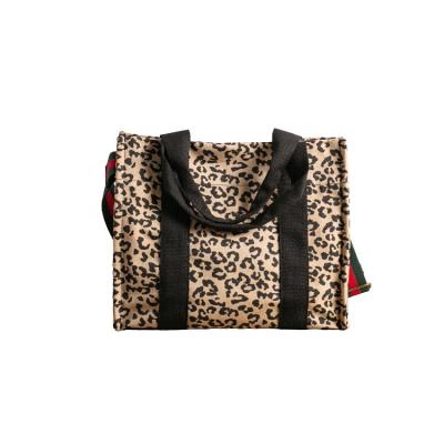 China 2021 breathable wholesale canvas leopard tote bags with custom printed logo for sale