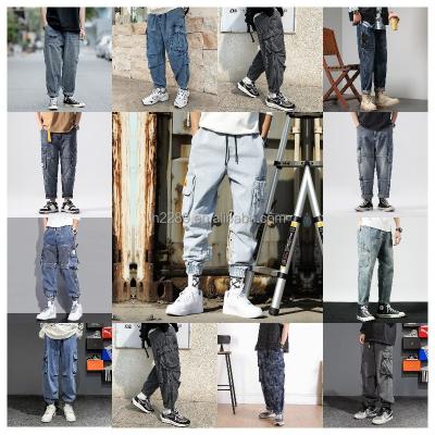 China Retro Cargo Wash Jeans Breathable Street Jeans Suitable For Young Men's Casual Jeans for sale