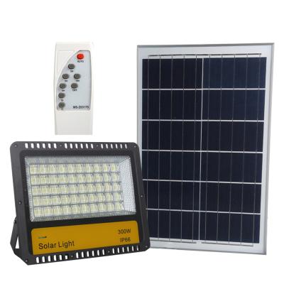 China ANCHUAN 100w 200w 300w ip65 Waterproof Garden Solar Powered Outdoor Led Solar Flood Light for sale