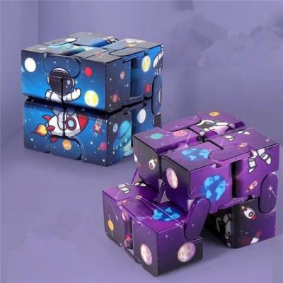 China Playing High Quality Creative Toys Stir Effort Cube Plastic Infinity Magic Cube for sale