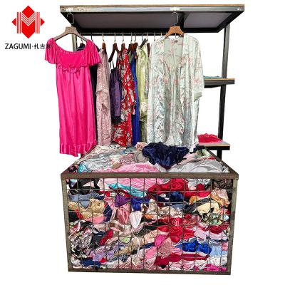 China Netting Polyester / Cotton Silk Night Wear Pajamas Pack Second Hand Used Apparel Used Clothes Top Standard Used Apparel For Women for sale