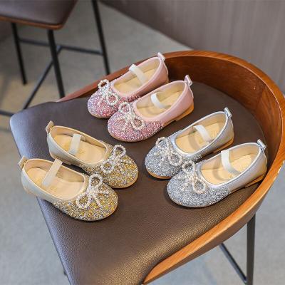 China 2021new waterproof girls shoes single pearl rhinestone bows little children's dance performance shoes little girls fashion stylish shoes for sale