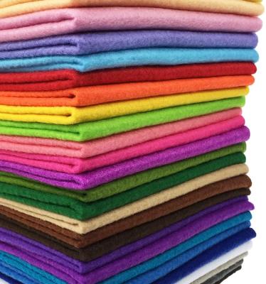 China DIY Handcraft Nonwoven Fabric 20pcs Felt Patchwork Assorted Color DIY Craft Sewing Squares for sale