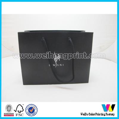 China El negro recicla los bolsos de Shoping del papel revestido de Matt, bolsa de papel de la tarjeta del arte en venta