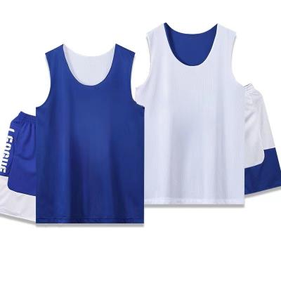 China New Style Breathable Cheap Wholesale Teenage Basketball White Men's Basketball Uniform Reversible Quick Drying Tank Top Set Match Clothes for sale