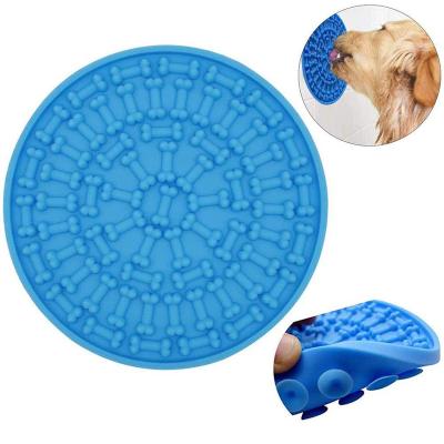 China Sustainable Food Grade BPA Free Custom Durable Pet Bathing Suction Pet Feeder Silicone Slow Grooming And Exercising Dog Lick Mat for sale