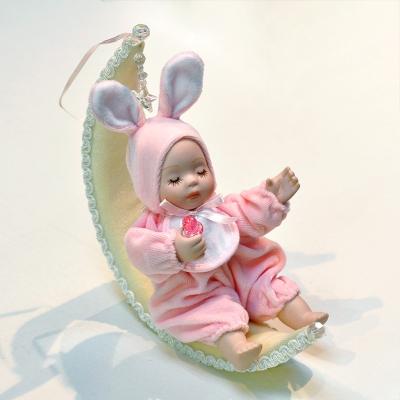 China Beautiful high quality flip head dolls shape music boxes can be used as valentine's day gifts for sale