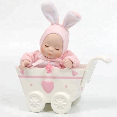 China Beautiful shape high quality gifts for children shaking head doll music box a good choice for Christmas gifts8 for sale