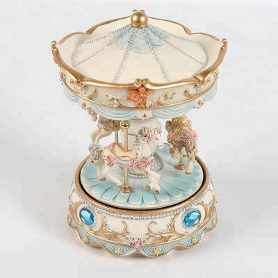 China Romantic Colorful Light Weight Carousel Music Box Carousel Resin Music Box Birthday Gift For Lover for sale