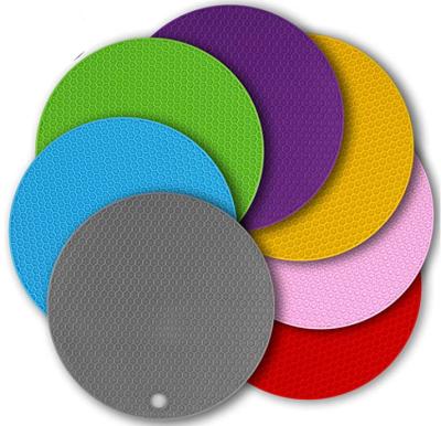 China 7 Inch Factory Price Silicone Hot Pad Silicone Viable Multifunctional Cellular Tripod Mat Non-slip Silicone Insulation Mat for sale