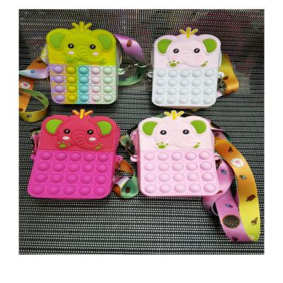 China 1.82 dollar waterproof model YH-GJB007 class newest styles 9.5x12cm silicone kids handbag for kids for sale