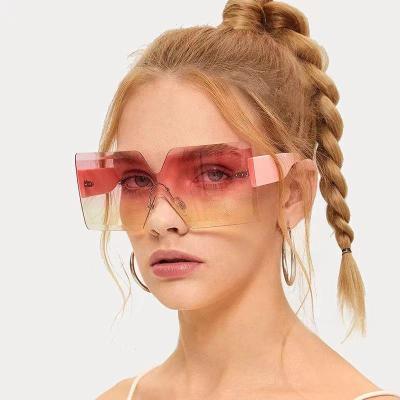 China Fashion sunglasses 2022 new design oversized sunglasses for women shape glasses for sale