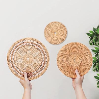 China Modern Round Hand & Woven Rattan S/3 Wall Hanging Basket Decorations Wall Decor For Living Room Or Bedroom Decor Home Rattan for sale