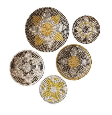 China Boho Modern Decor Natural and Black African Wall Disc Wall Basket Set Vietnam Handicraft Plant Plankton Woven Basket Decor Hanging Set for sale