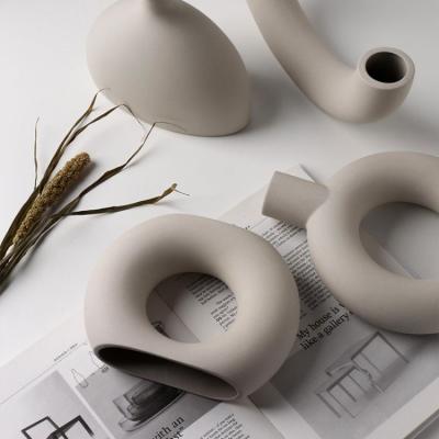 China 2021 Ceramic Minimalist Pemphis Flower Vessel Vase Decoration Modern Ornament for sale