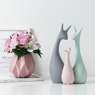 China Europe Pemphis Small Handwork Decor Elegant Home Decor Resin Combination Nordic Animal Ornaments for sale