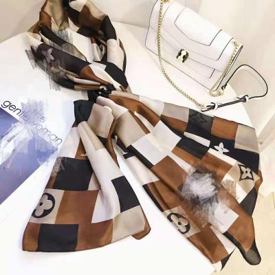 China Silk like the square scarf of the latest designer style luxury scarf brand scarf for sale