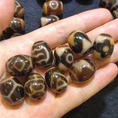 China 1pcs/lot natural old stone agate dzi oval palm multiple patterns weathered lines ethnic style accessories collection precious for sale