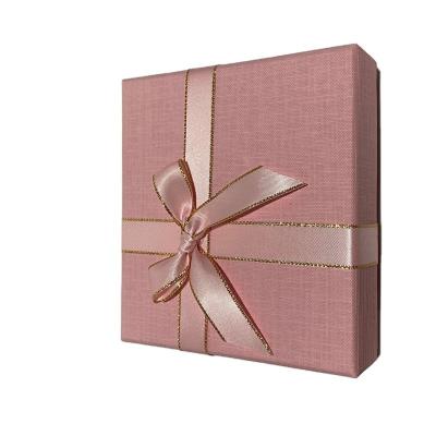 China Recyclable Present Packaging Custom Paper Cardboard Box Gift Box With Ribbon Bow for sale