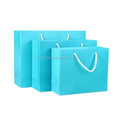 China Wholesale Recyclable Custom Logo White Cardboard Gift Paper Bags for sale