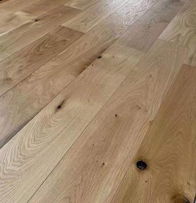 China Traditional Hot Sale UV Lacquered / Oiled Engineered Oak Flooring for sale