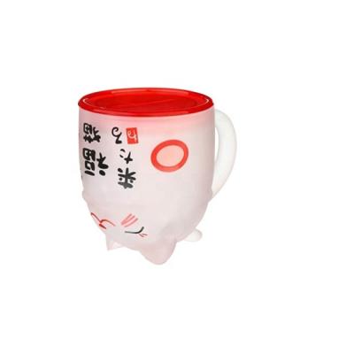 China Sustainable 291ml Customized Cat Shape Glass Mug With Plastic Lid for sale