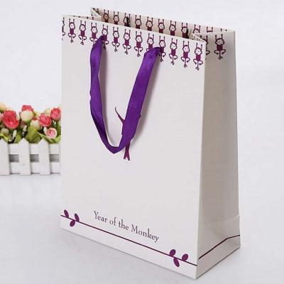 China Recyclable Custom Logo White Paper Bags For Jewelry Wholesale Luxury Paper Packaging Bag for sale