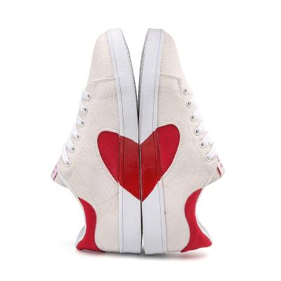 China Valentines Day Canvas Lovers Anti-slippery Unisex Lace-up Outdoor Sports Shoes for sale