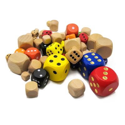 China Wooden Loose Wooden Dice Game Custom Colored Rounded Corners Blank Dice for sale