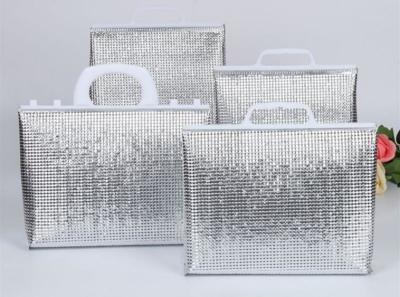 Chine manipulez le transporteur, sac de déjeuner de papier d'aluminium de nourriture d'isolation thermique pour le marché japonais, déjeunez le sac thermique f d'isolation de refroidisseur à vendre