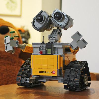 China 2022 Hot Selling High Technology Battery Operated Toy 2022 Big Movie WALL-E Robot Kids Puzzle Building Block Toy Model Robots for sale