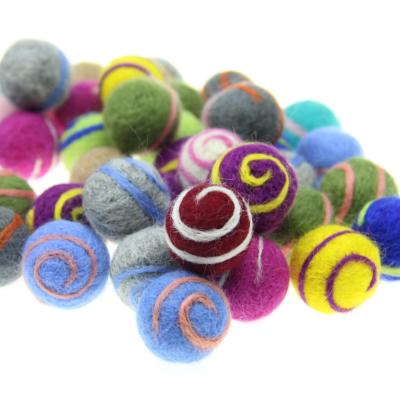 China Eco-friendly 1cm 100% Woolen Yarn Felt Beautiful Balls Diy Round Yarn Ball Pom Poms Colorful For Handcraft for sale