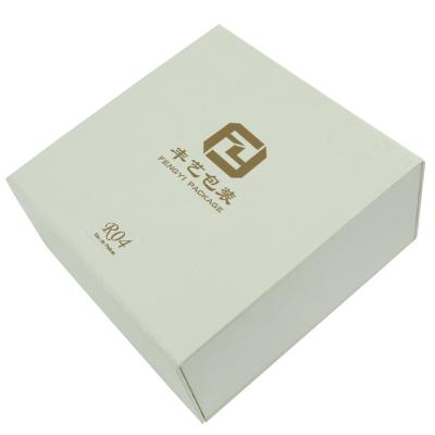 China Handmade Premium Luxury Custom Package White Cosmetic Folding Magnetic Closure Gift Box for sale