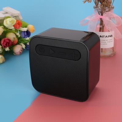 China New Wireless 500mAh Radio BT Speaker Wholesale Portable Trending Mini Small Size for sale