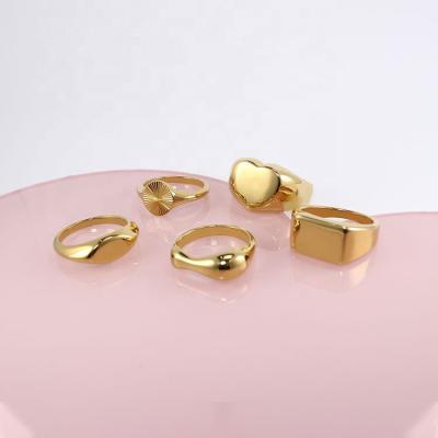 China Custom Hiphop Dome Wholesale Radiation Wave Square PVD 18K Gold Plated Women Chunky Heart Seal 316 Stainless Steel Rings for sale