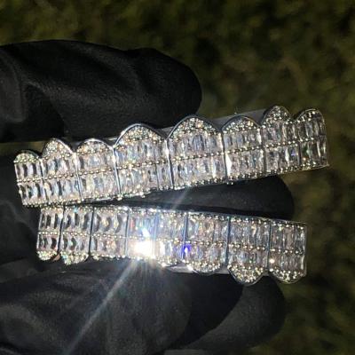 China Popular 14K White Gold 5X Layered Gold CZ z Set, Bugget 8 Teeth Top & Bottom, GLACIAL, Bullion, Silver Grillz, Bl for sale