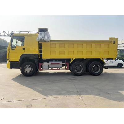 Cina Howo ha utilizzato l'autocarro con cassone ribaltabile con gru 6X4 Dumper 12.00R20 in vendita