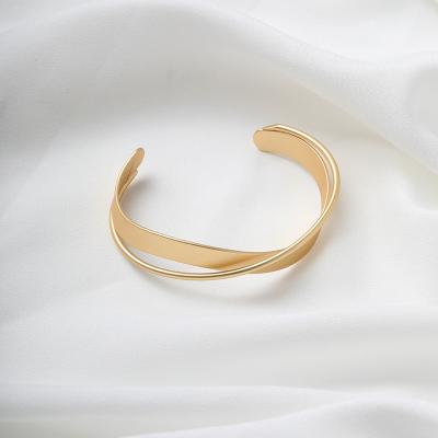 China Fashion Hot Sale Fashion Dubai Cross Gold Romantic Adjustable Bangles High Quality Jewelry Hand Bangle for sale