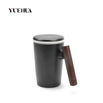 China Customized 330ML Sustainable Matte Black Tea Infuser Ceramic Coffee Mugs With Wooden Handle And Ceramic Lid for sale