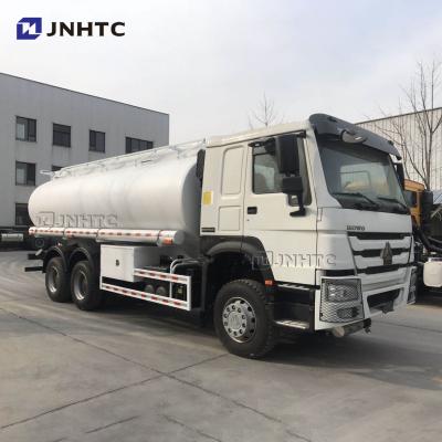 Chine Camion-citerne aspirateur de carburant de HOWO 6x4 336hp avec le bateau-citerne 20cbm à vendre