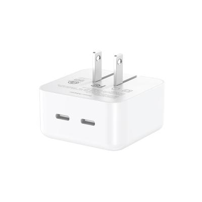 China Mobile Phone Customized Dual Type-C Newest 35W Wall Charger Fast Left Home Dual PD20W Charging Adapter Travel Charger For iPhone Charger for sale