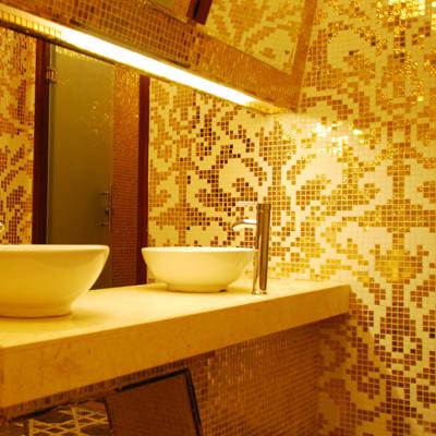 China Bathroom Wall Slab Parquet Netting 300X300 Architectural Glass Mosaic Architectural Glass Mosaic Luxury Golden Design for sale