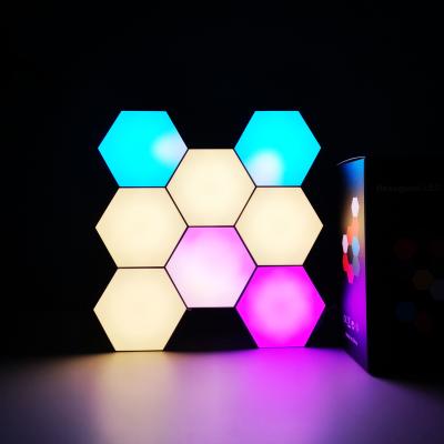 China Modular Hexagon Wall Decoration Cloud Light DIY Colorful Light Mobile App Controlled Tehoi Hexagon Light for sale